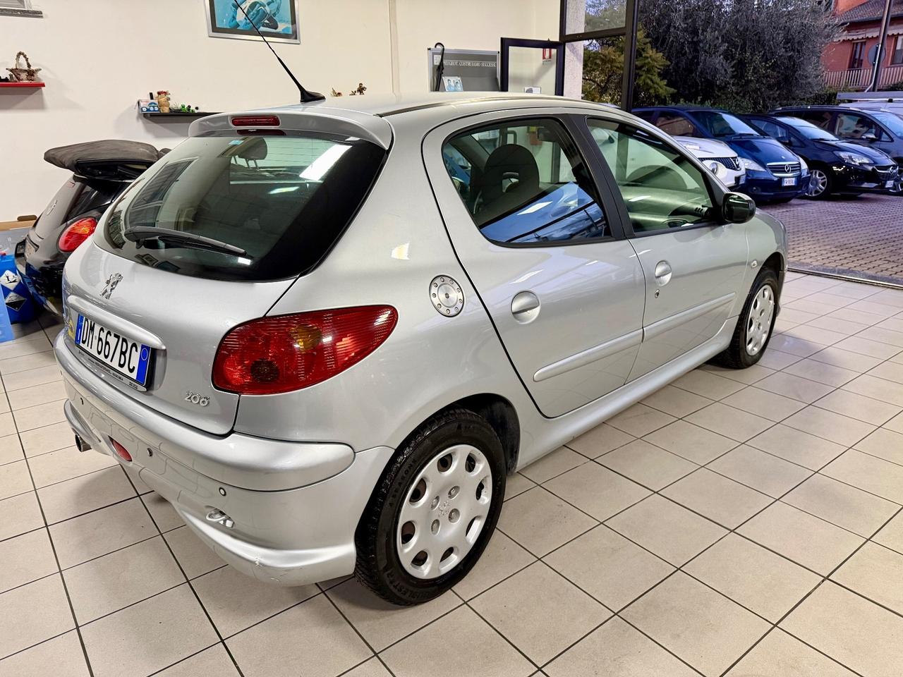 Peugeot 206 1.4 5p. Com METANO