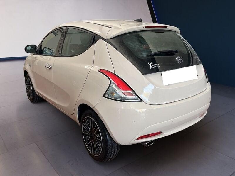 Lancia Ypsilon III 2021 1.0 firefly hybrid Gold s&s 70cv