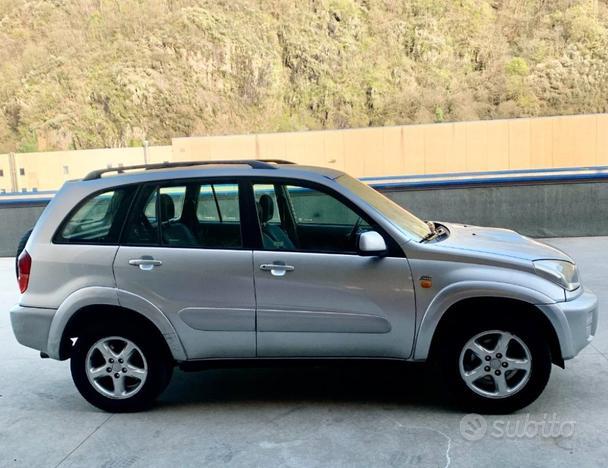 TOYOTA RAV 4 MY23 RAV4 2.0 Tdi D-4D cat 5 porte