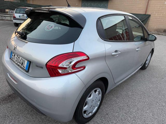 PEUGEOT 208 129,277km 1.4 8V e-HDi 68CV S&S robot. 5p. Active