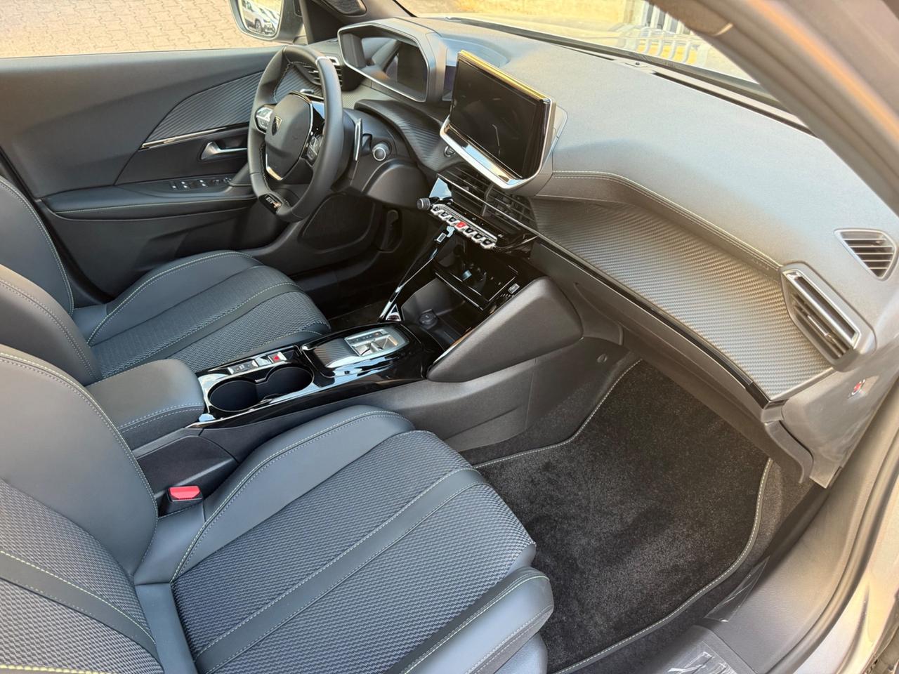 Peugeot 2008 1.2 puretech GT 130 cv eat8 SUPER PROMO