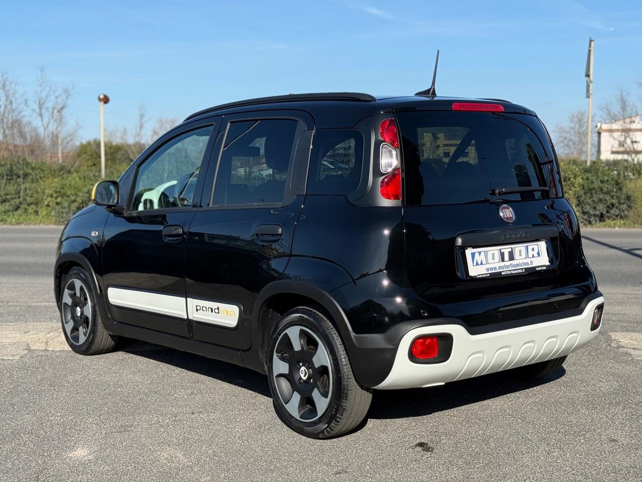 Fiat Panda Pandina Cross 1.0 firefly 70cv hybrid Nero Cinema