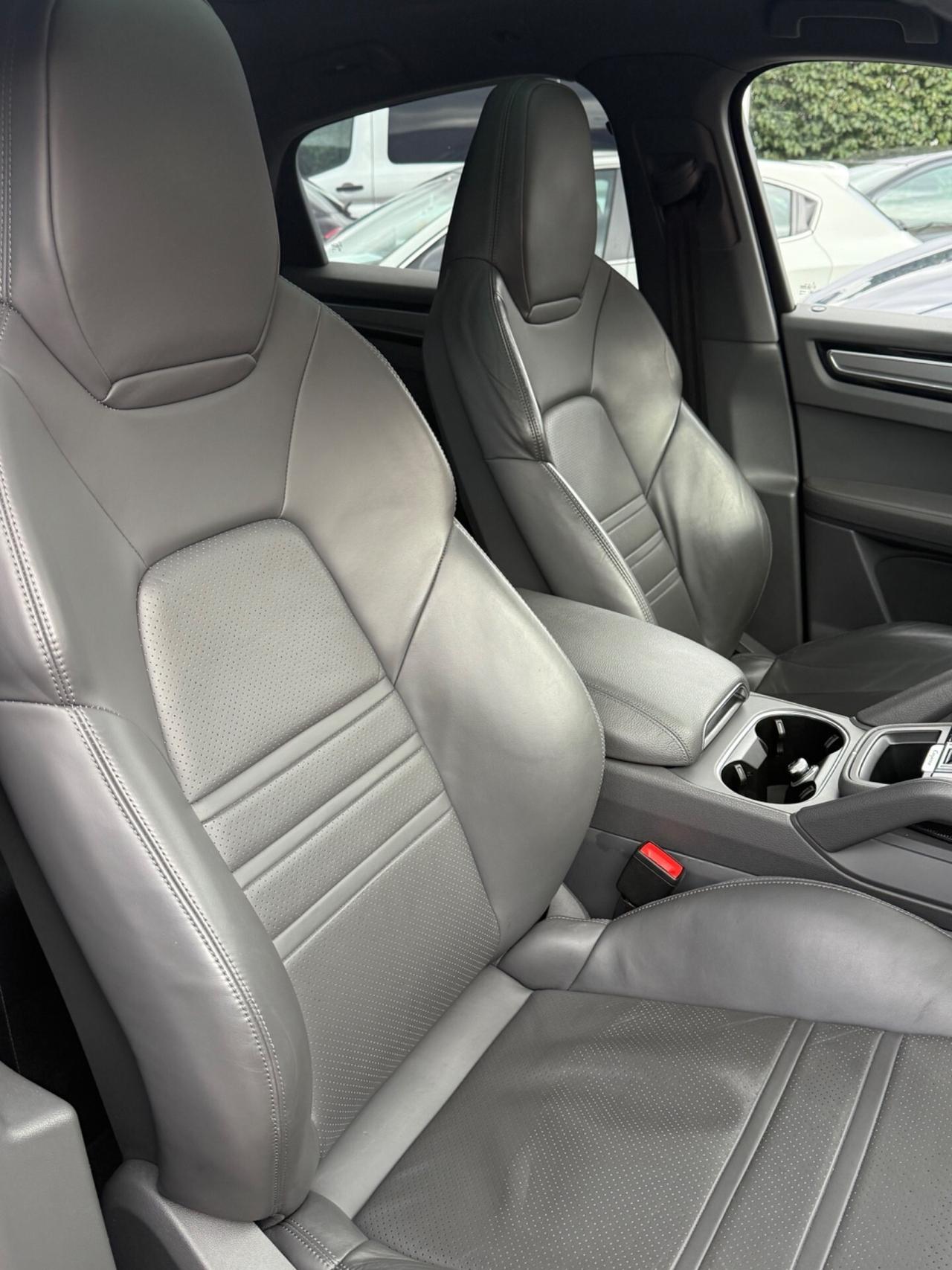 Porsche Cayenne Coupé 3.0 V6 E-Hybrid