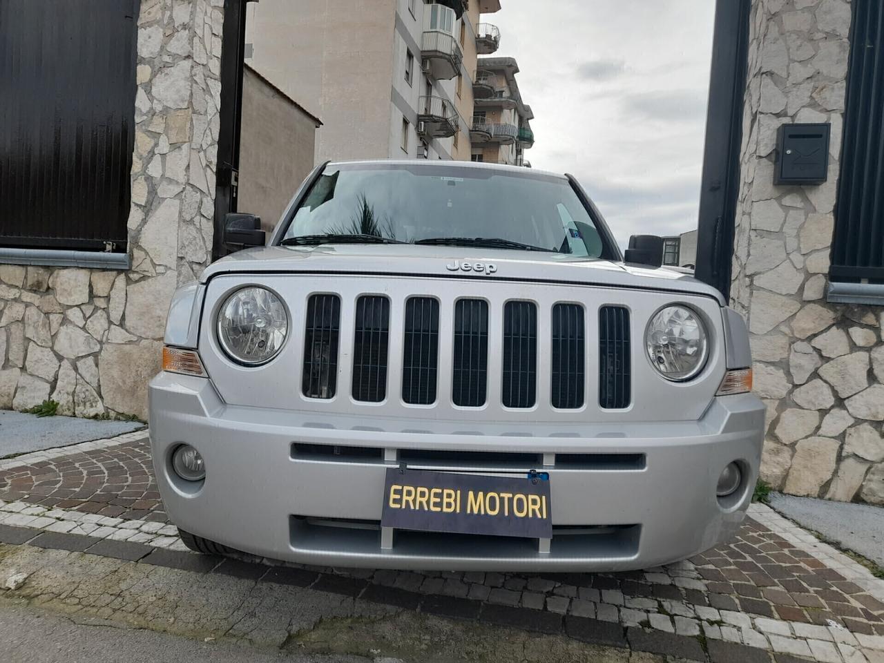 JEEP PATRIOT CON GANCIO TRAINO