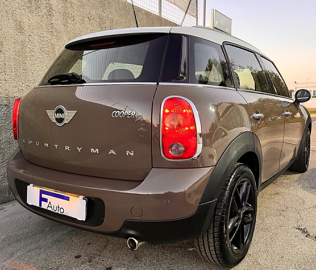 Mini Cooper D Countryman 1.6 ,cerchi in lega ,clima,ecc.
