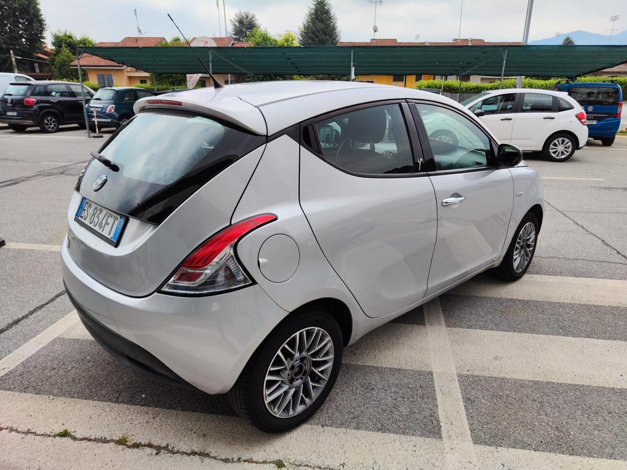 Lancia Ypsilon 1.3 MJT 16V 95 CV 5 porte S&S Silver