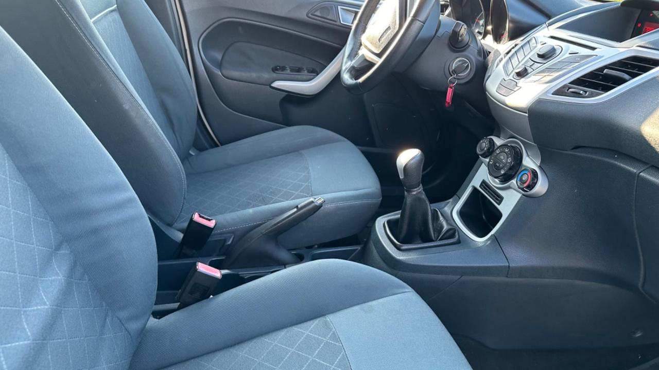 Ford Fiesta 1.6 TDCi 95CV 5 porte(anche per neopatentati)