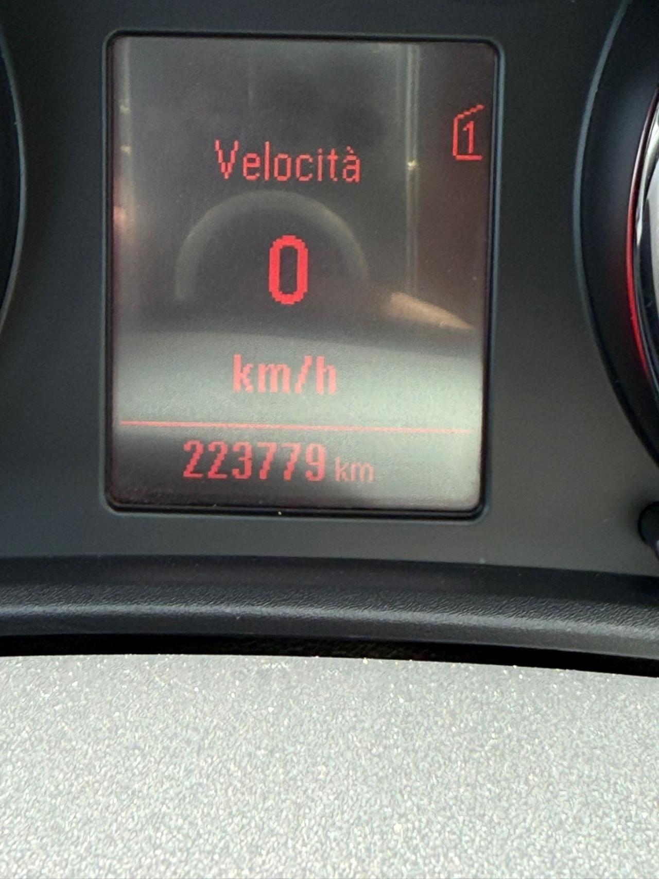 Opel Astra 2.0 CDTI 165CV - Navi-Cerchi 19