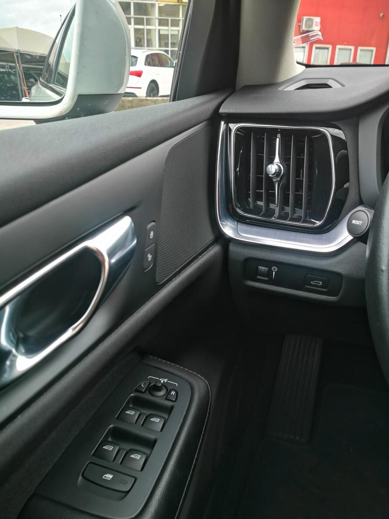Volvo V60 Cross Country D4 AWD Geartronic ***TENUTA MOLTO BENE***UNIPROPRIETARIO***