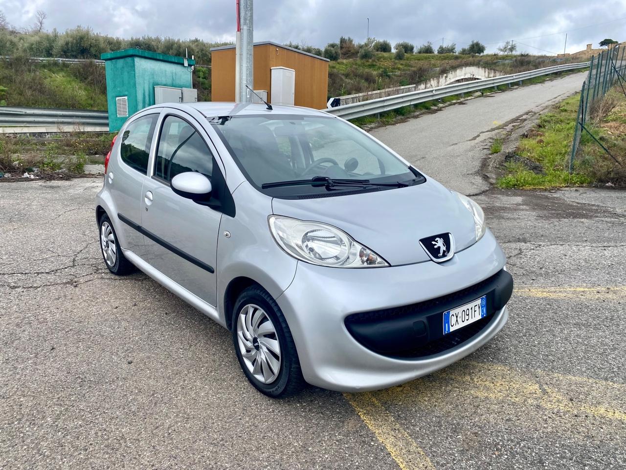Peugeot 107 1.0 68CV 5p. Benzina