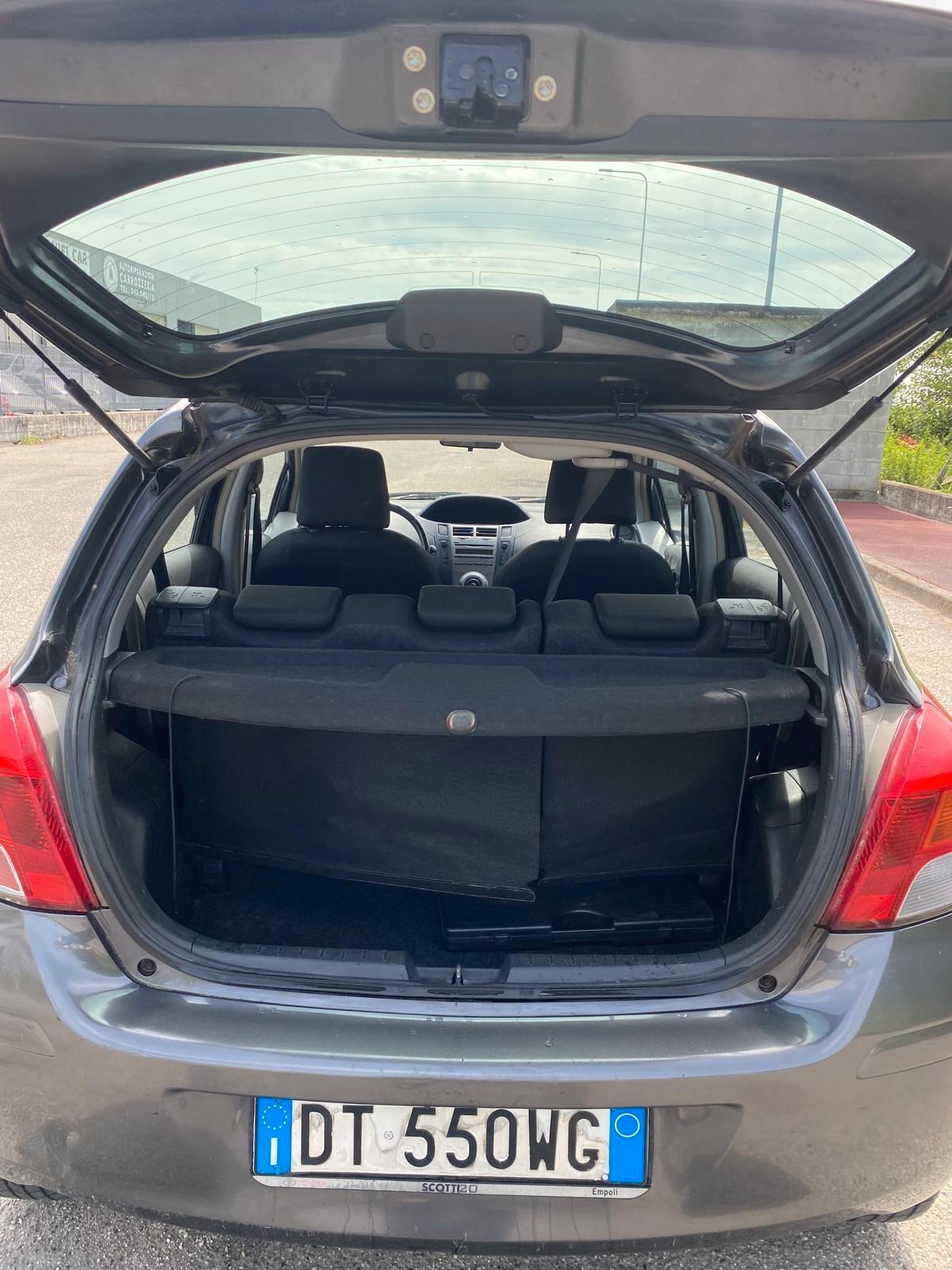 Toyota Yaris 1.0 5 porte Sol SOLI 130.000 KM CERTIFICATI UNICO PROPRIETARIO ADATTA AI NEOPATENTATI