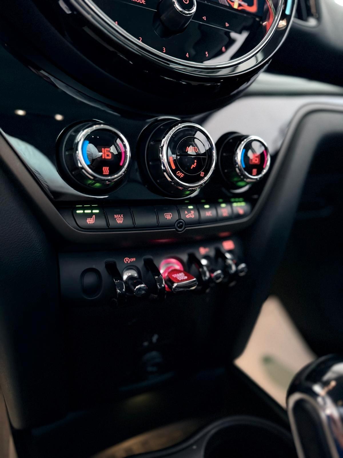 Mini Cooper Countryman 1.5 Essential auto