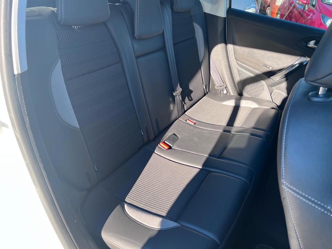 Peugeot 2008 1.6 e-HDi 92 CV Stop&Start Urban Cross