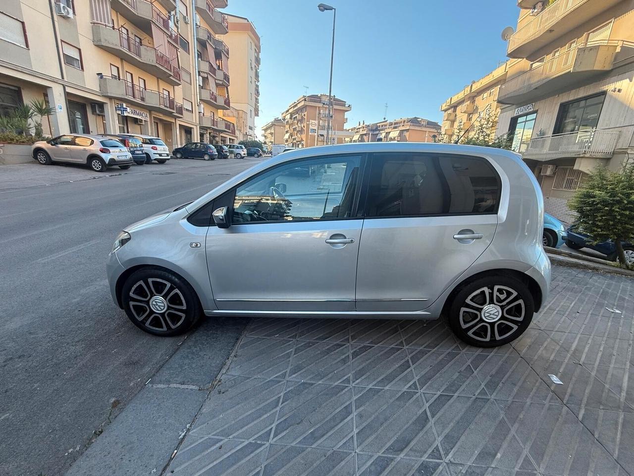 Volkswagen up! 1.0 75 CV 5p. move