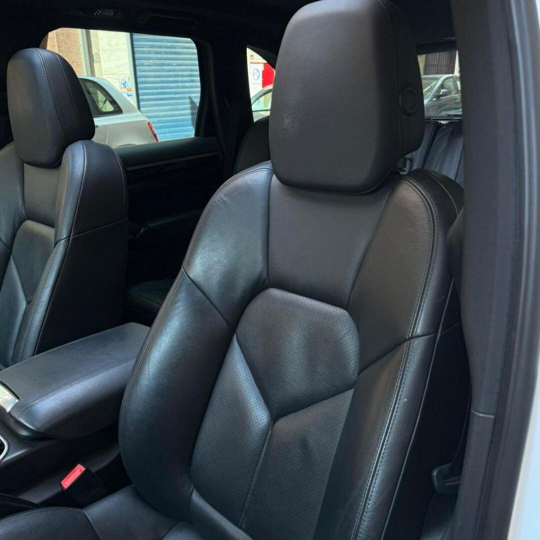 Porsche Cayenne 3.0 Diesel **FULL**
