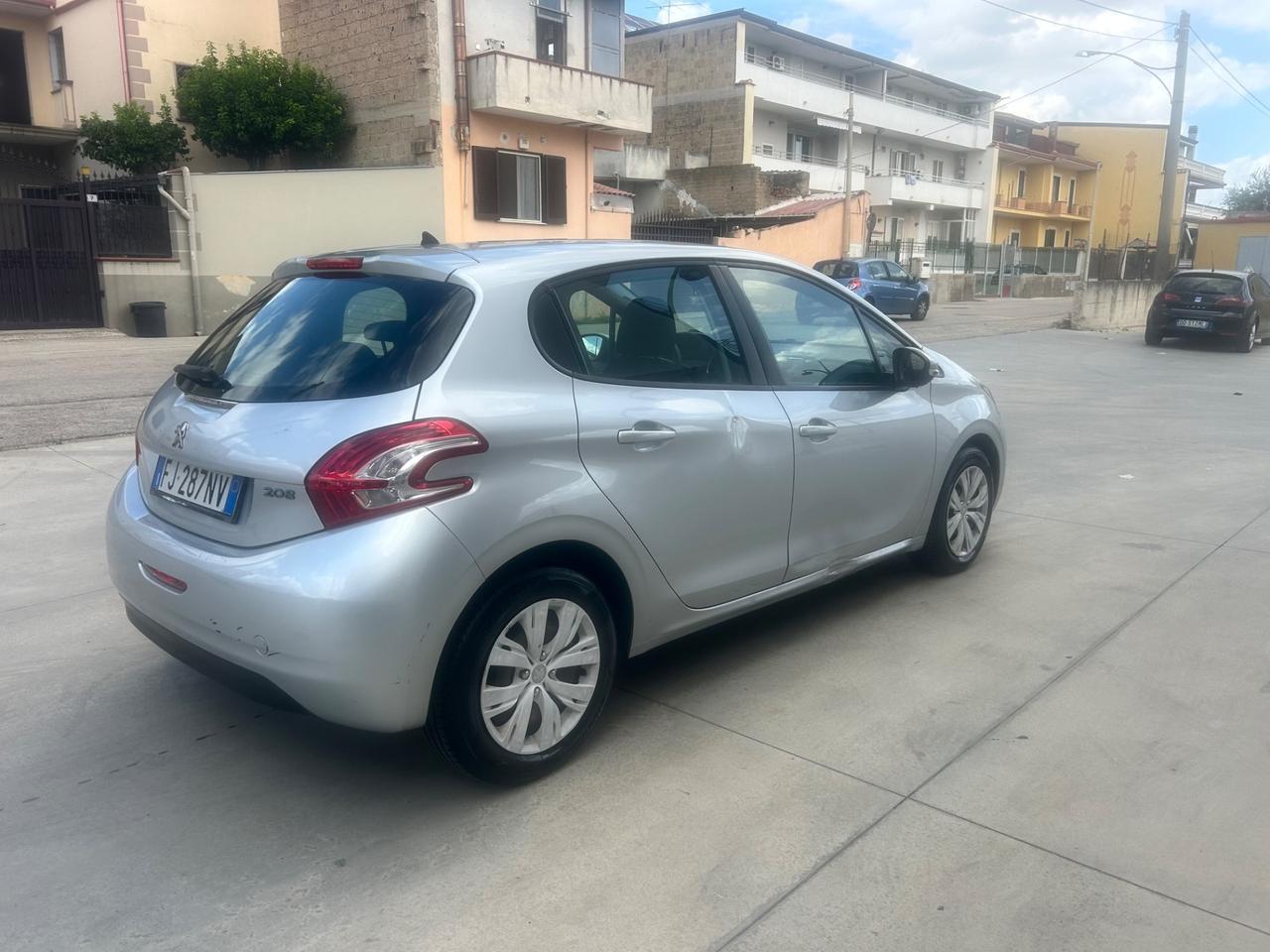 Peugeot 208 1.4 HDi 68 CV 5 porte Active