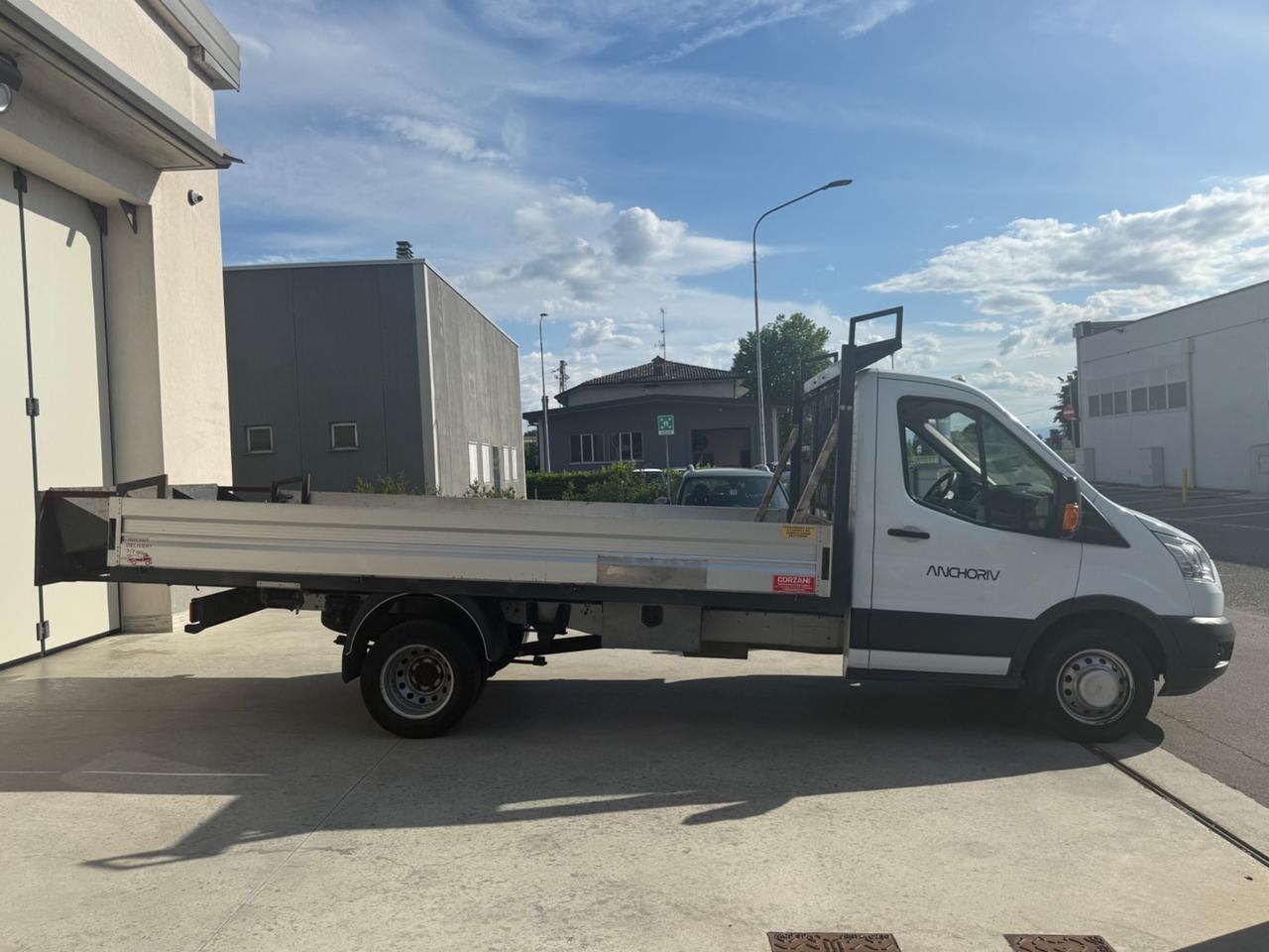 Ford Transit 350 2.2TDCi 125 PL Cabinato Entryq