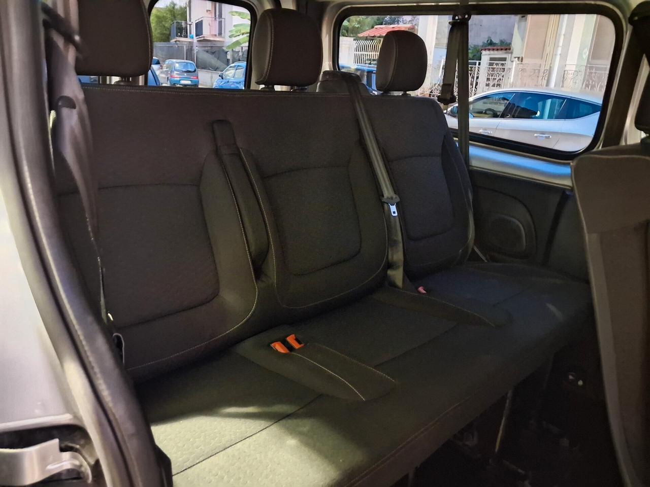 Opel Vivaro 1.6 CDTI uni pro 9 posti (Gancio train