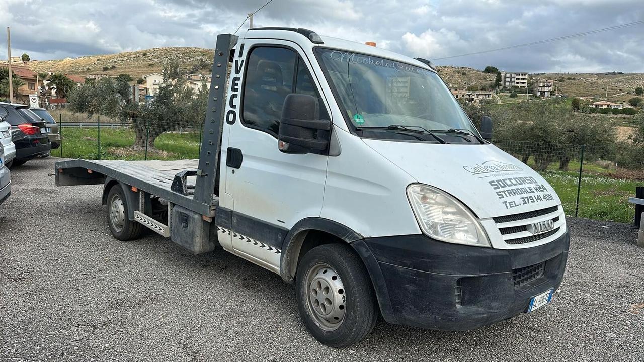Iveco Daily carroattrezzi patente b
