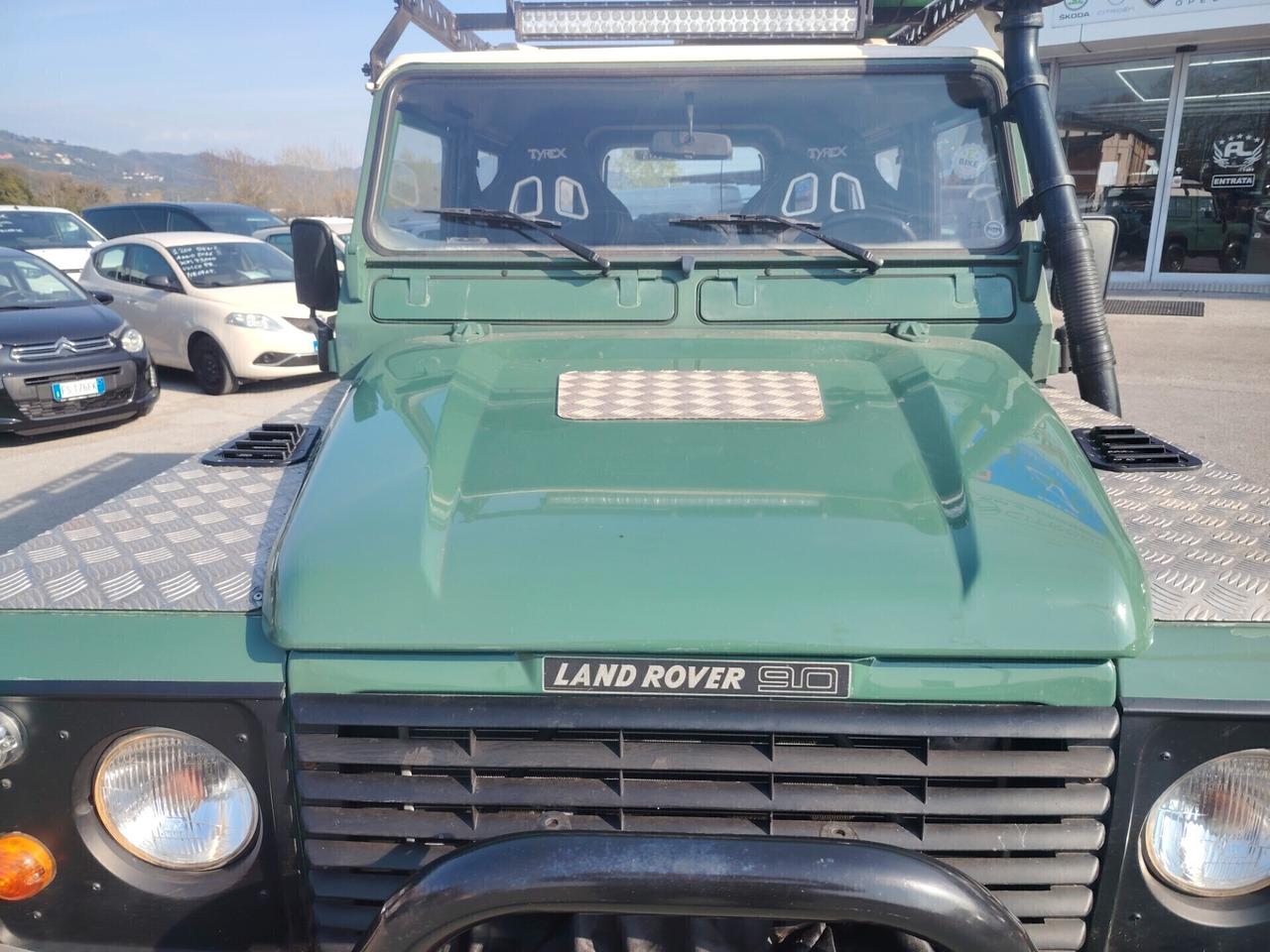 Land Rover Defender 9.0 2.5 Td5 -AUTOCARRO