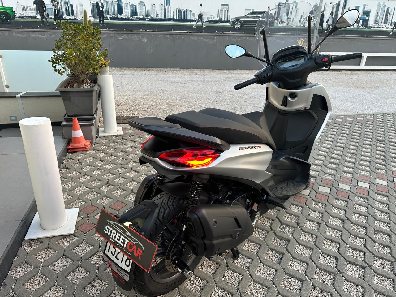 Piaggio Beverly 400 i.e. S