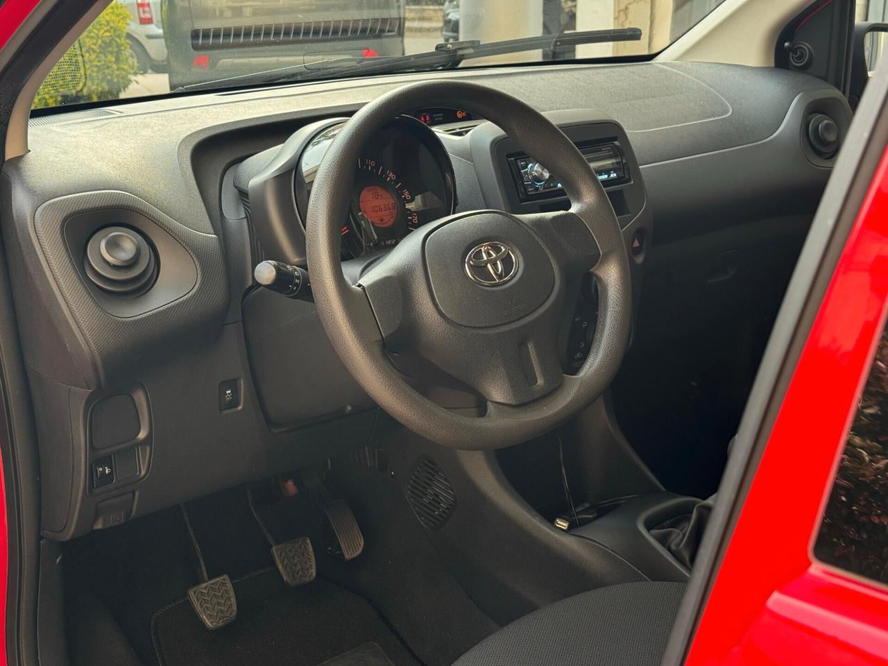 Toyota Aygo 1.0 70 cv 5 porte x-cite