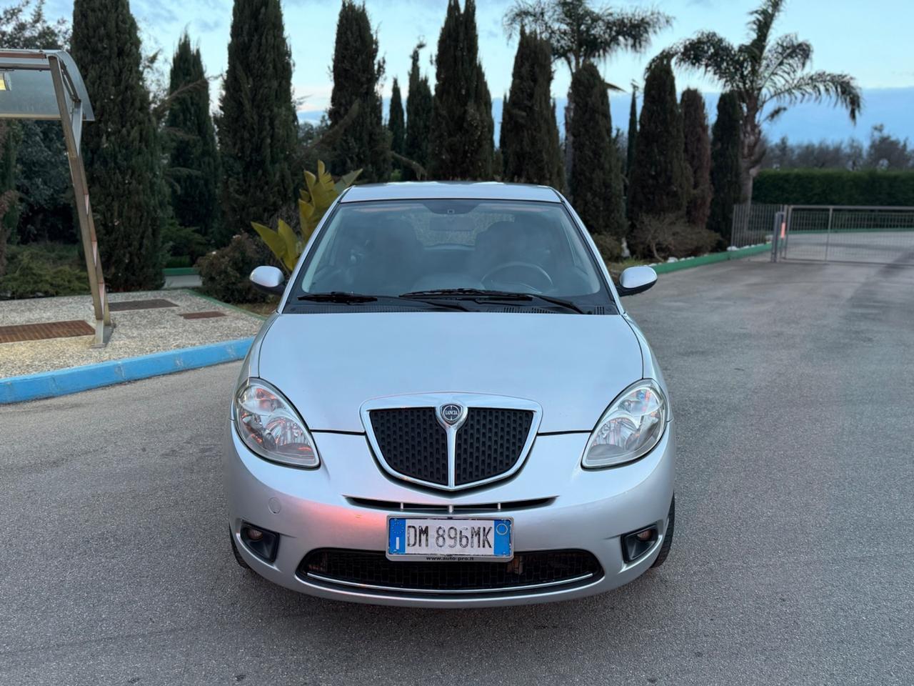 Lancia Ypsilon 1.3 MJT 75 CV (55kw)