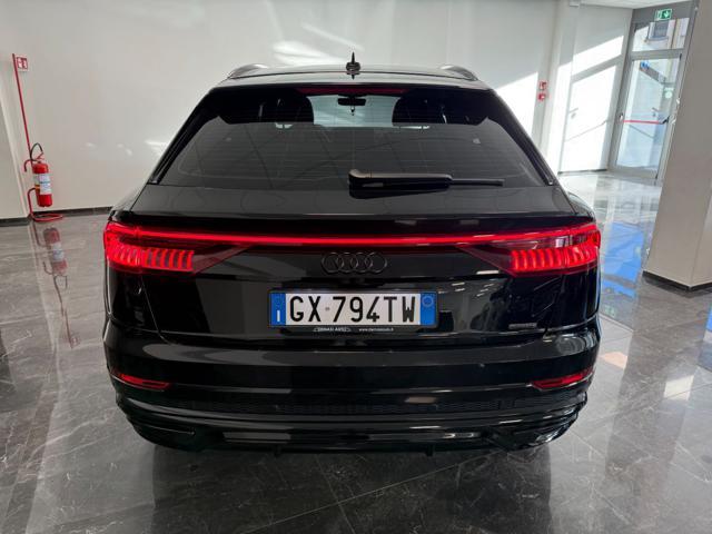 AUDI Q8 50 TDI quattro tiptronic S-Line / TETTO / 360°