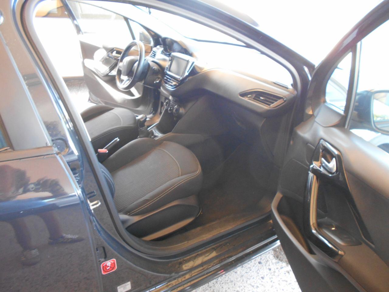 Peugeot 208 PureTech 82 5 porte Allure