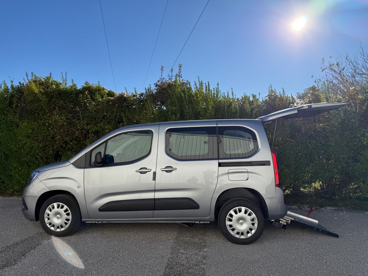 Opel Combo Life 1.5D - Auto per disabili