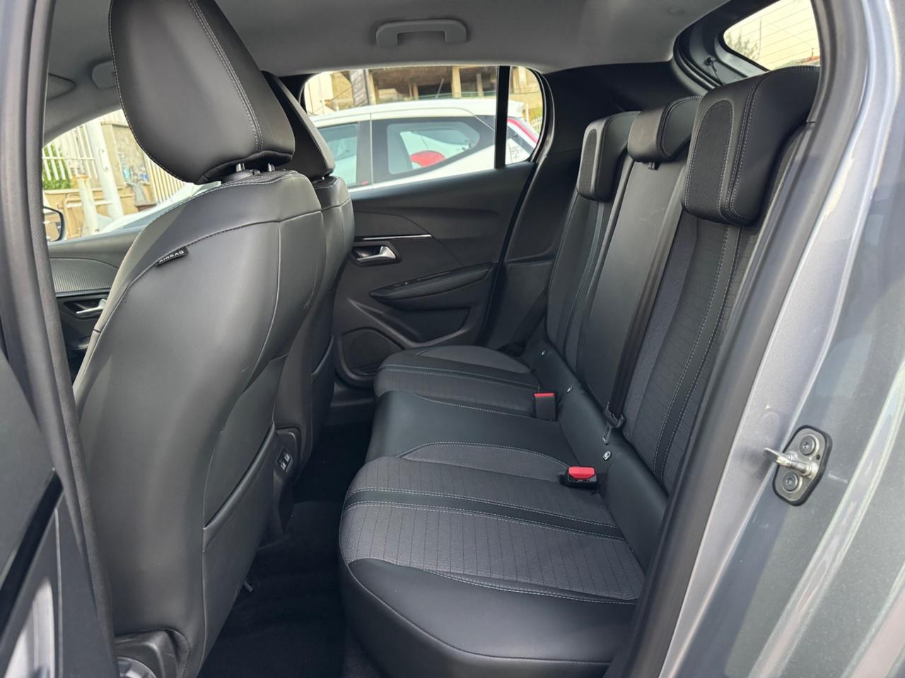 Peugeot 208 1.5 BlueHDi 100 Allure NAVI PACK