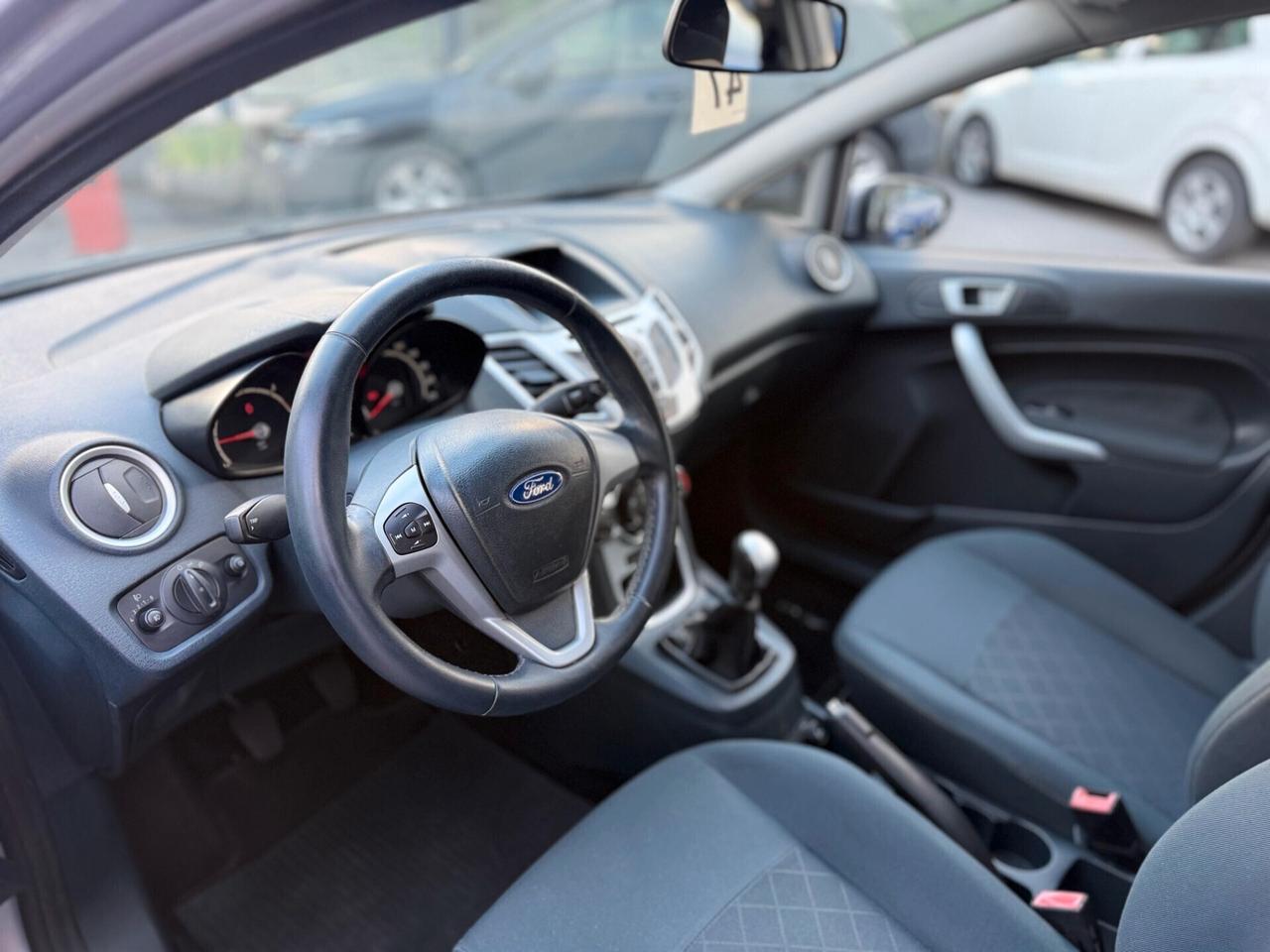 Ford Fiesta Ikon 1.4 TDCi 70CV 5 porte