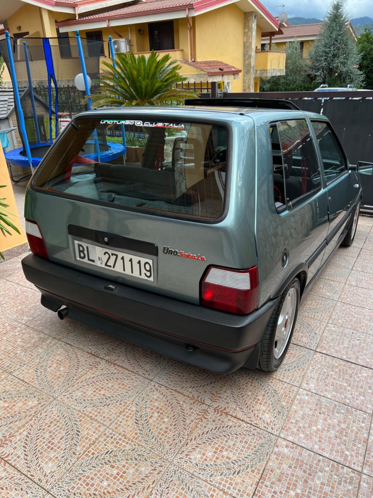 Fiat Uno turbo i.e. Tetto Apribile