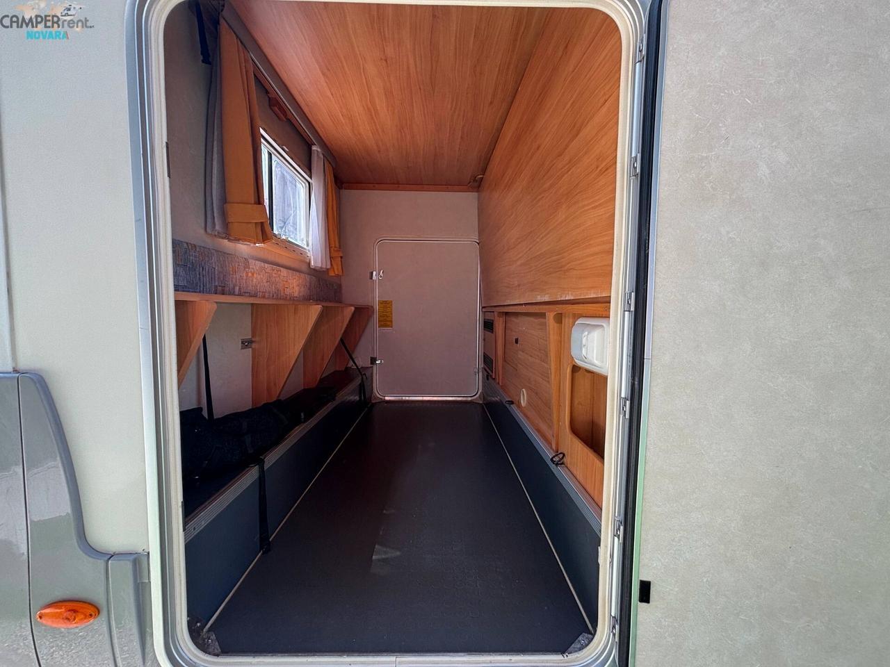 ADRIA ADRIATIK CORAL 680 SK - Mansardato con letti a castello in coda