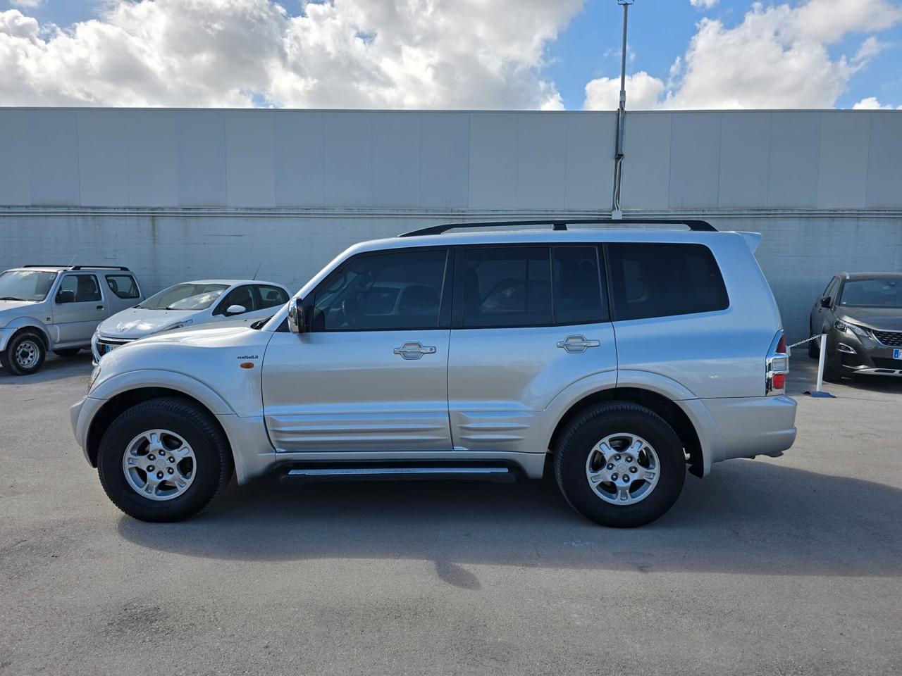 Mitsubishi Pajero 3.2 V60 7 POSTI