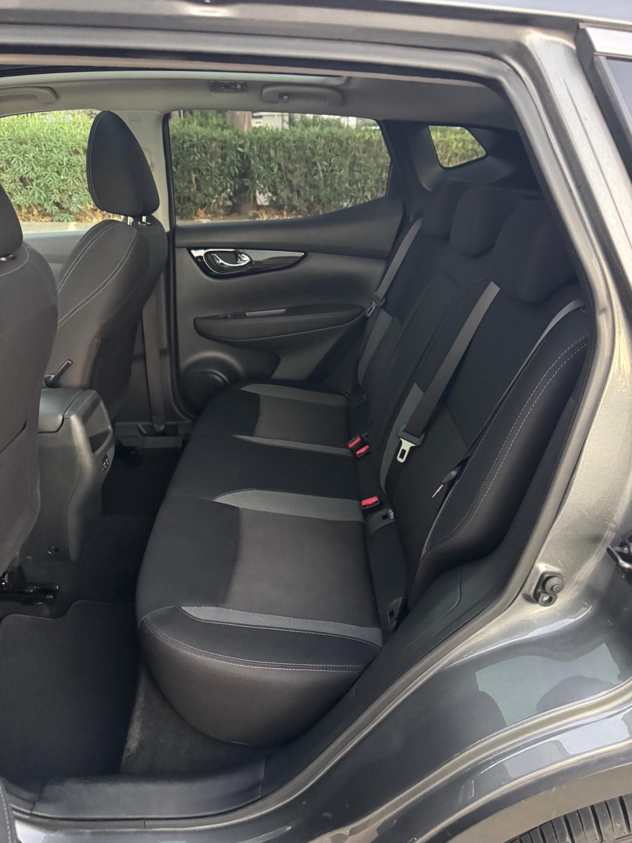 Nissan Qashqai 1.5 dCi CAMBIO AUTOMATICO/POCHI CHILOMETRI