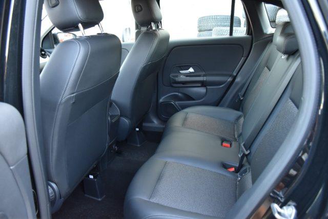 MERCEDES-BENZ GLA 180 d Automatic Business Extra *NAVIGATRE,TELECAMERA*