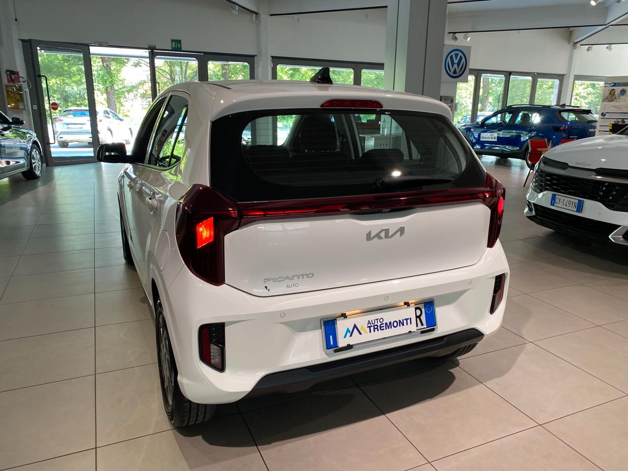 Kia Picanto 1.0 12V 5 porte Urban NEOPATENTATI