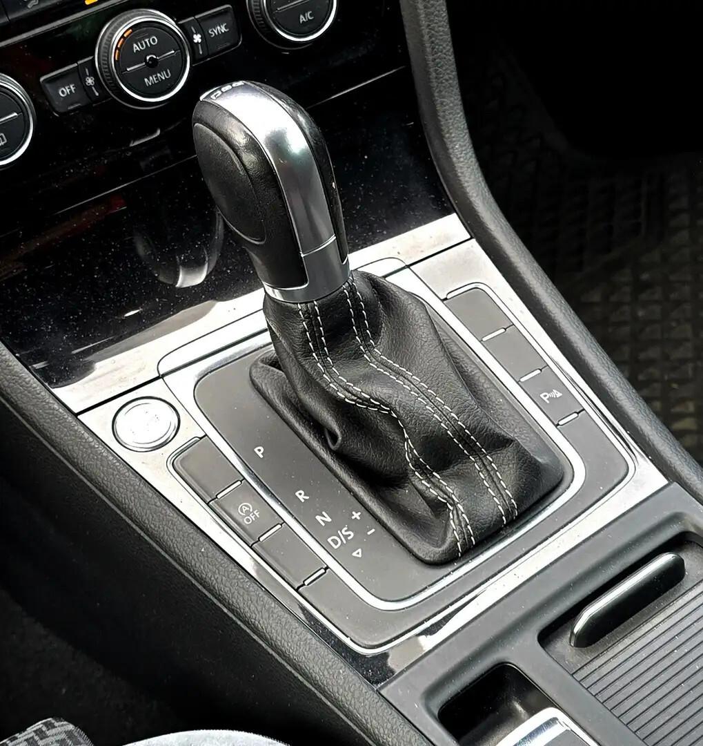 Volkswagen Golf 5p 1.6 tdi R line 115cv dsg grigio gesso