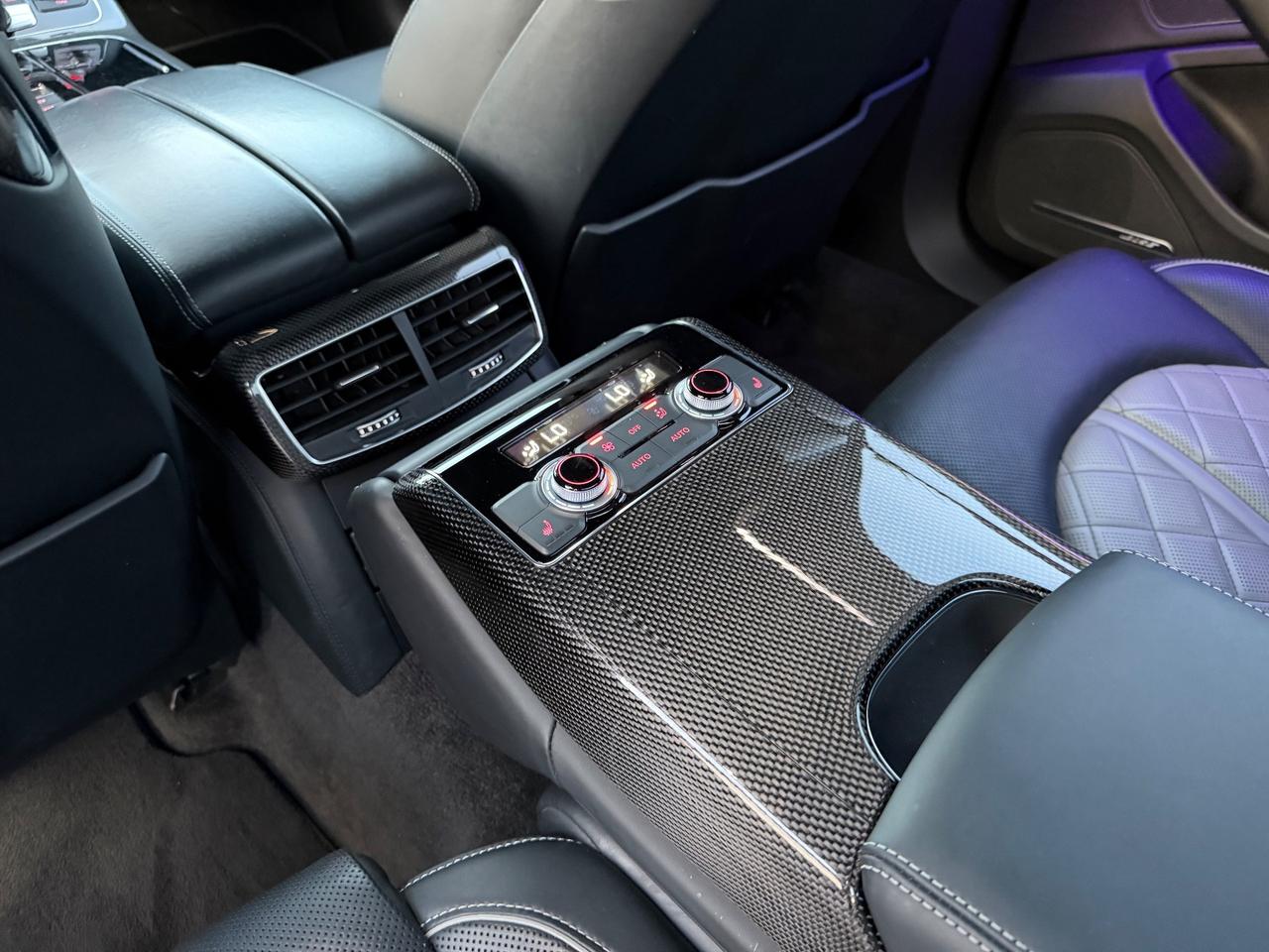 Audi S8 4.0 V8T BITURBO - FULL OPT - TAGLIANDATA -