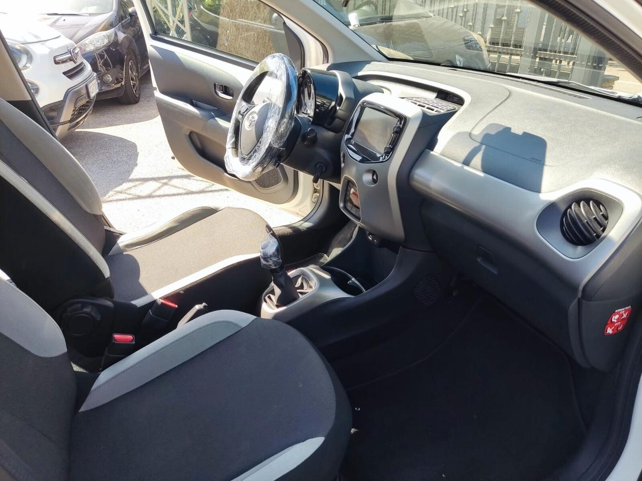 Toyota Aygo 1.0 VVT-i 69 CV 5 porte x-clusiv
