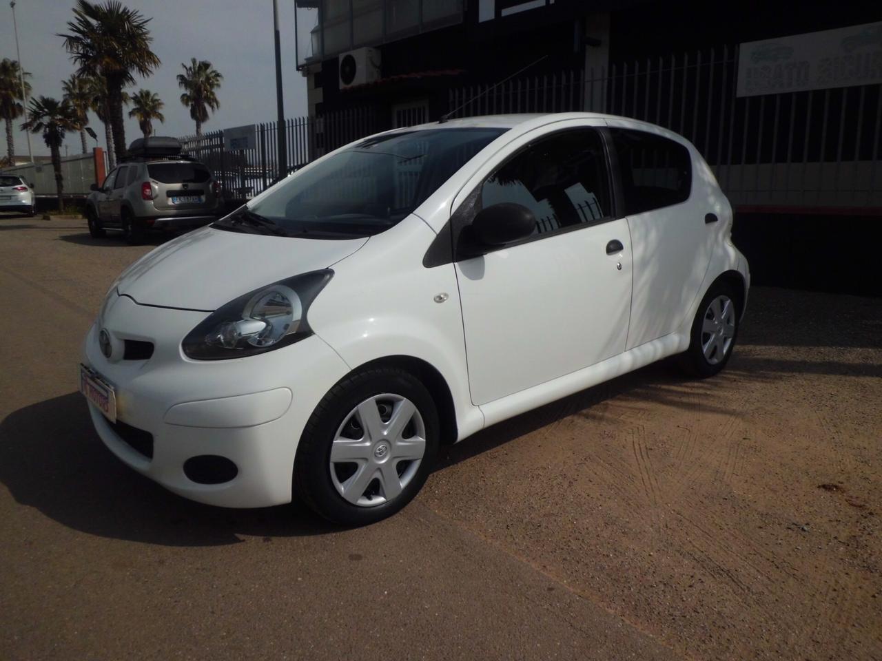 Toyota Aygo 1.0 12V VVT-i 5 porte Sol Connect