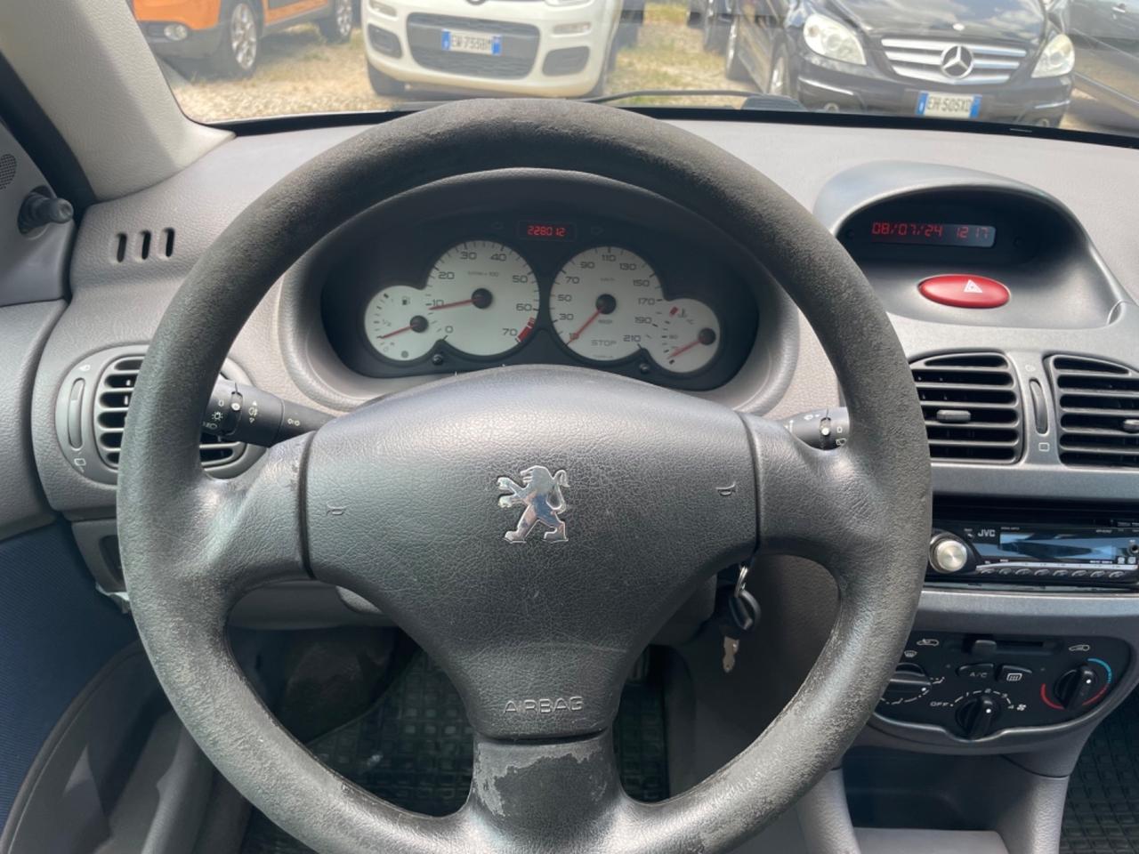 Peugeot 206 1.1 Benzina - Neopatentati