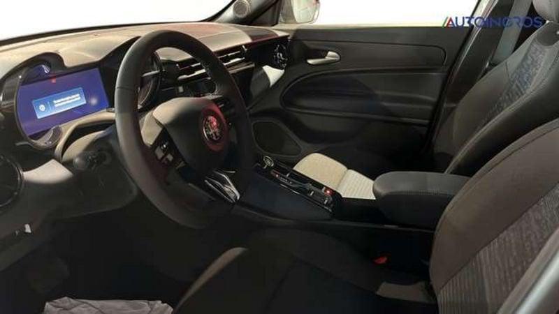 Alfa Romeo Junior 1.2 Hybrid ibrida