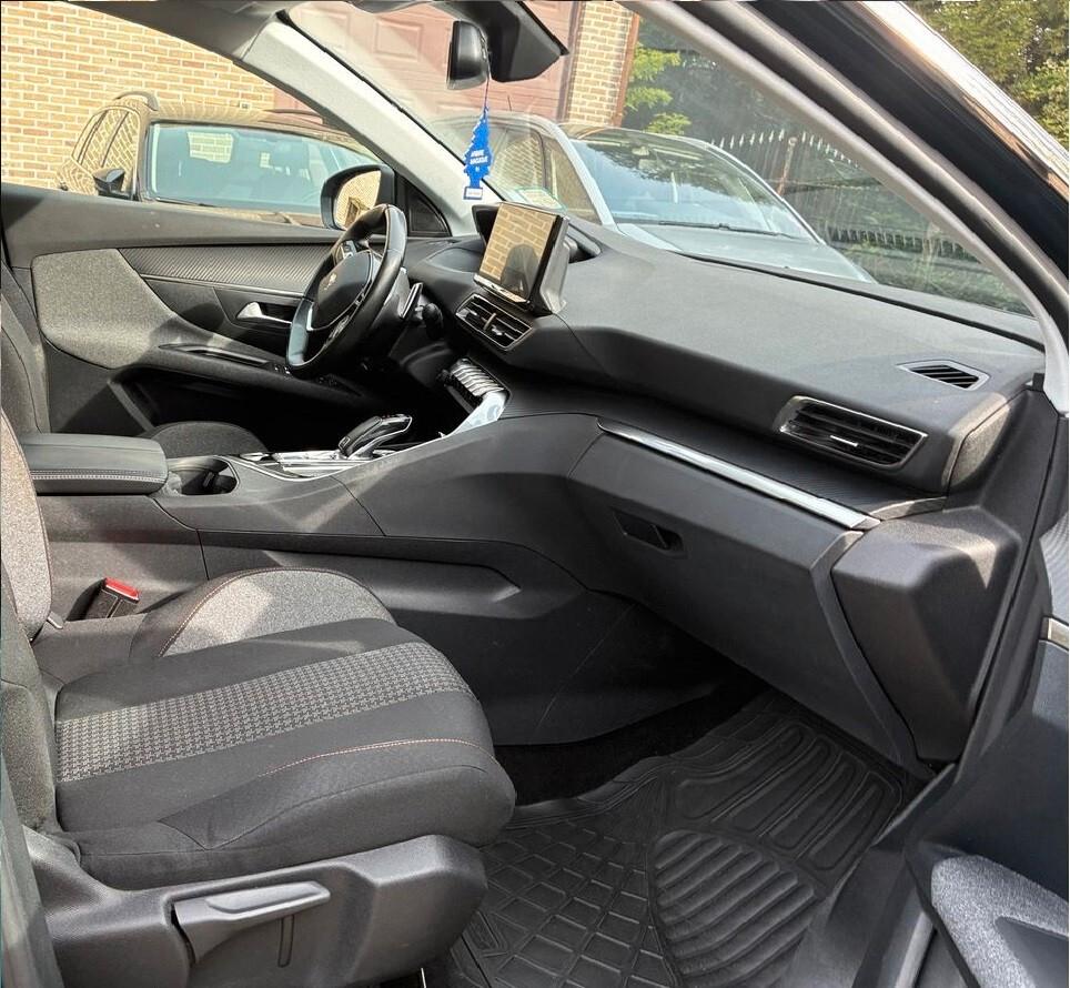Peugeot 3008 BlueHDi 130 S&S EAT8 Active Pack