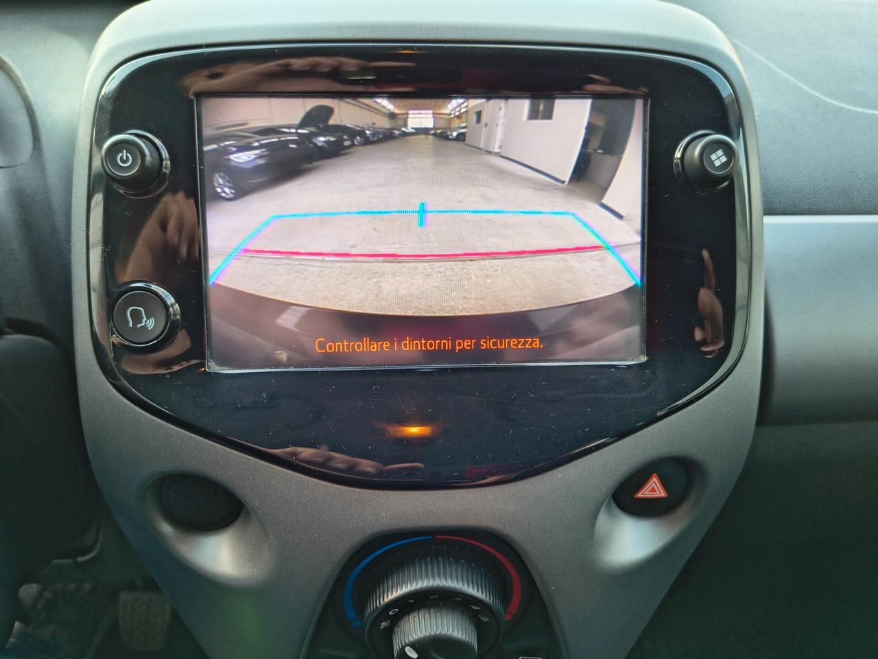 Toyota Aygo Connect 1.0 VVT-i 72 CV 5 porte x-fun