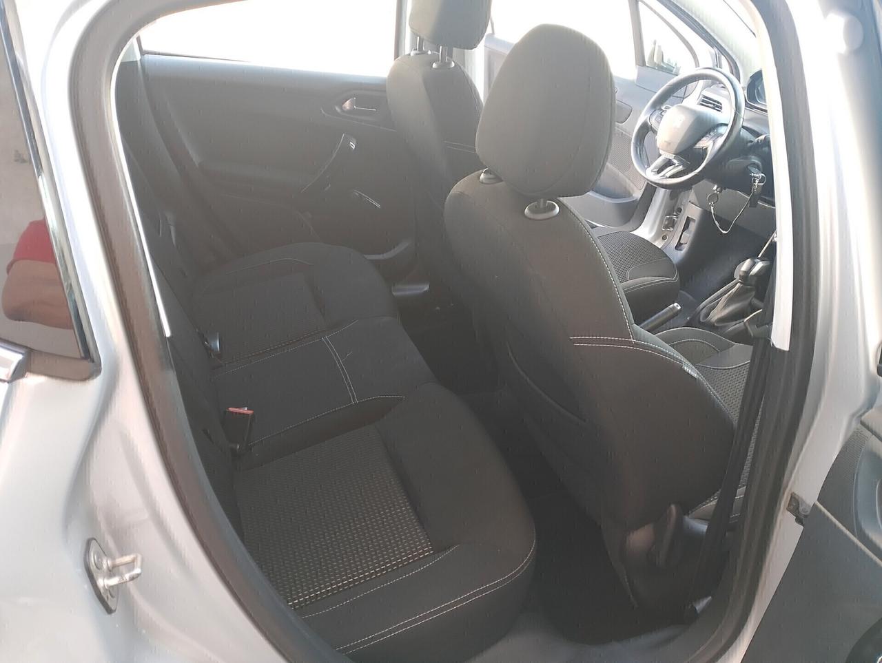 Peugeot 208 BlueHDi 75 Allure neo patentati