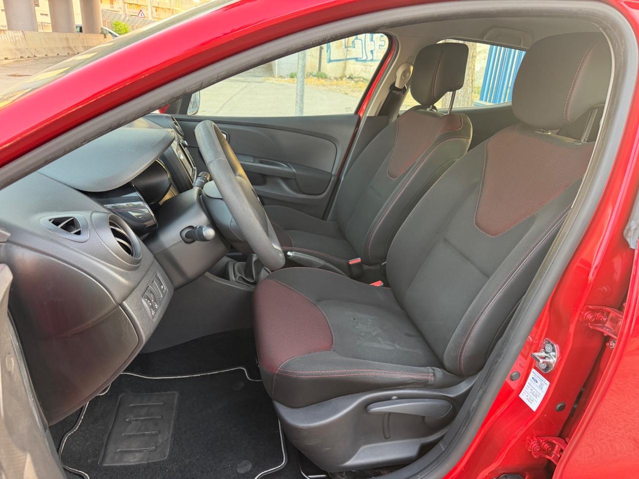 Renault Clio 1.5 dci 75 cavalli 2016 navigatore