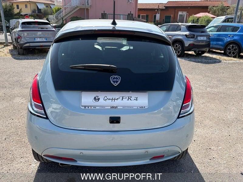 Lancia Ypsilon 1.0 FireFly 70cv Hybrid Platino