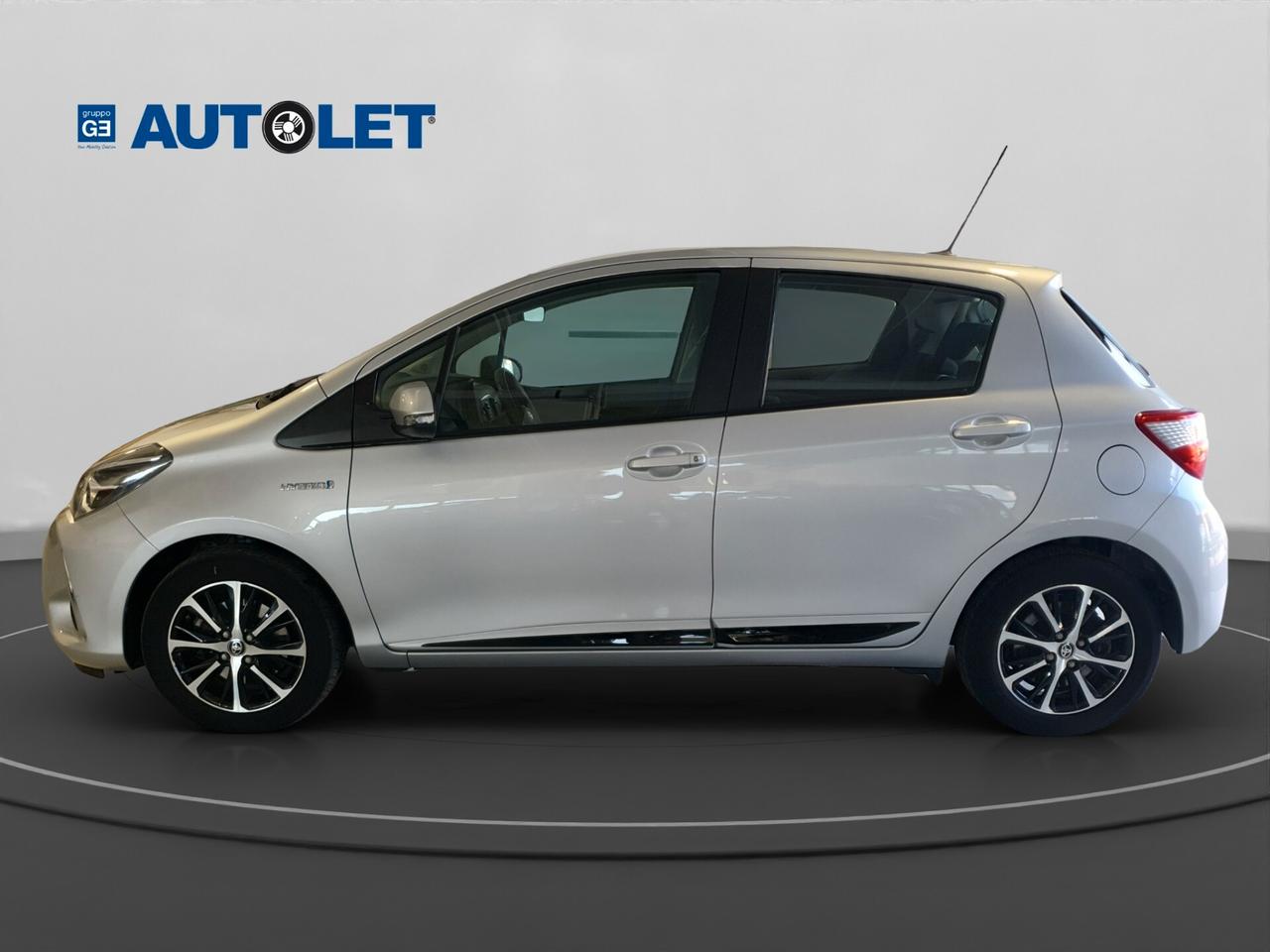 Toyota Yaris 1.5 Hybrid 5 porte Active 100 CV OK NEOPATENTATI !!!!!!